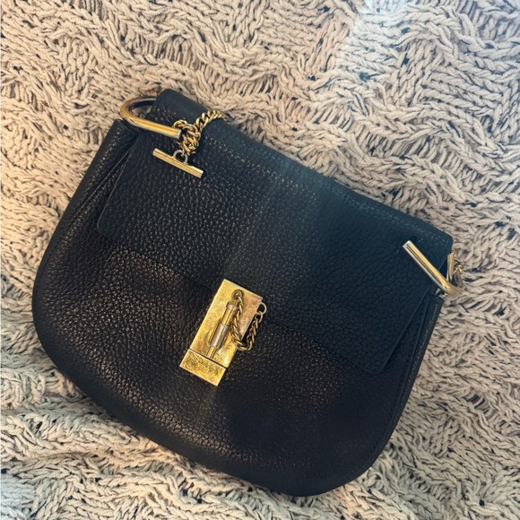 Chloe Drew Black Leather Crossbody Bag with Gold Chain - Picture 3 of 5